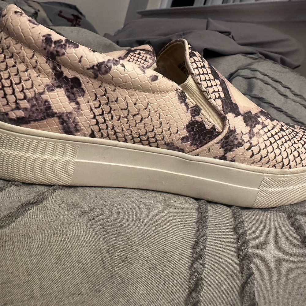 Steve Madden Pink and Black Snake Print Sneakers - Picture 10 of 13